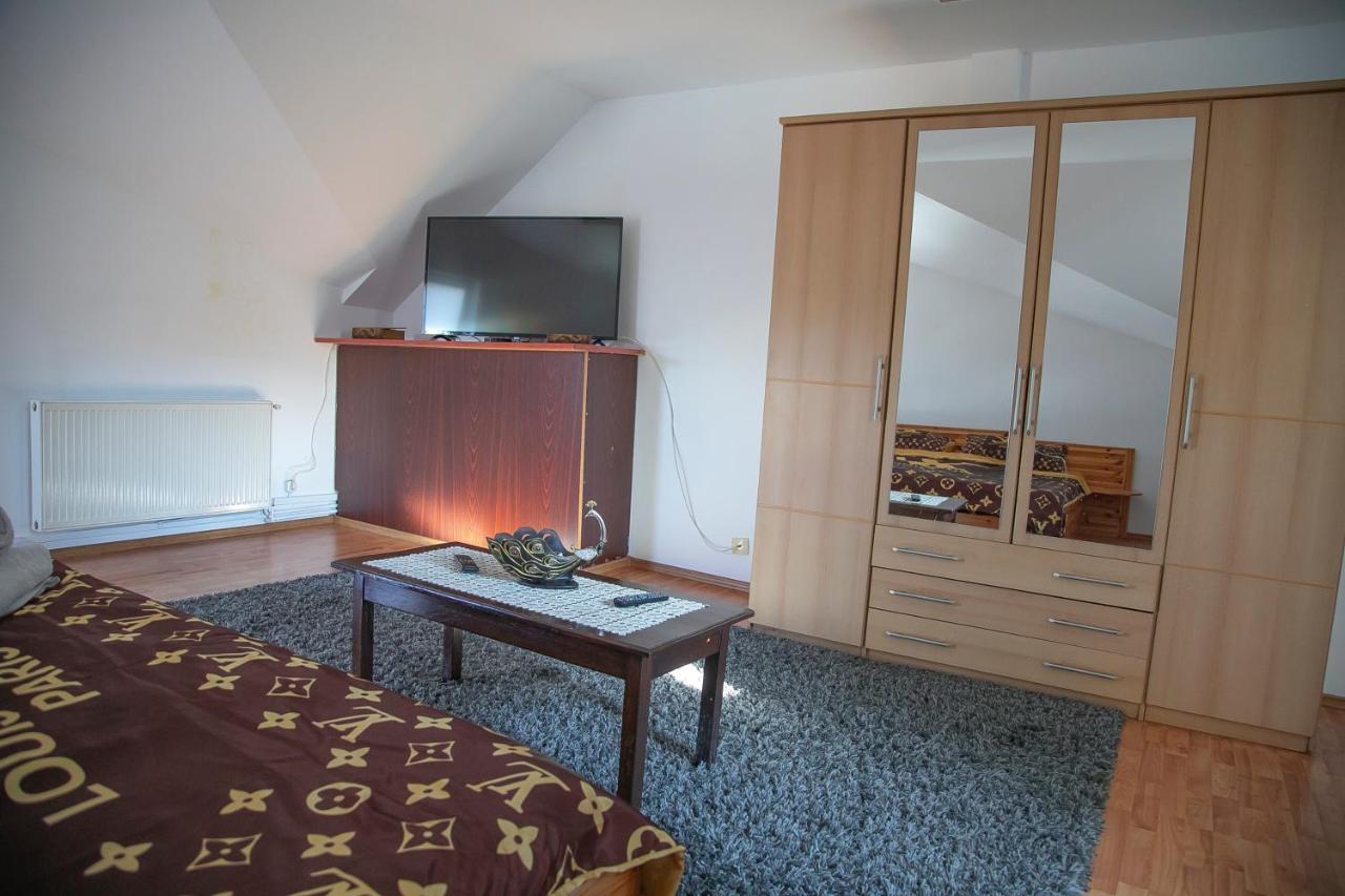Xxl-House Apartment เตอร์กู-มูเรช ภายนอก รูปภาพ