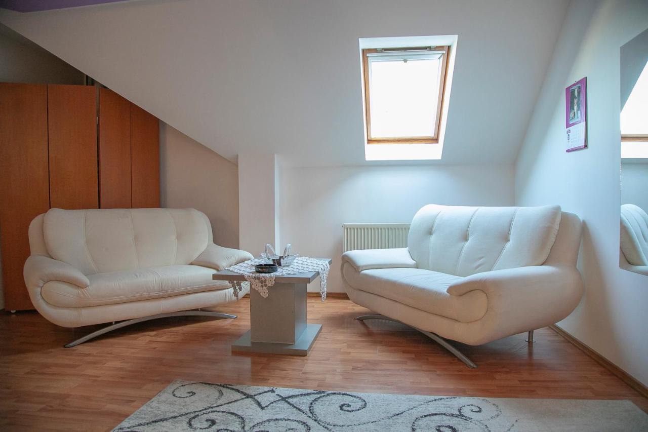 Xxl-House Apartment เตอร์กู-มูเรช ภายนอก รูปภาพ